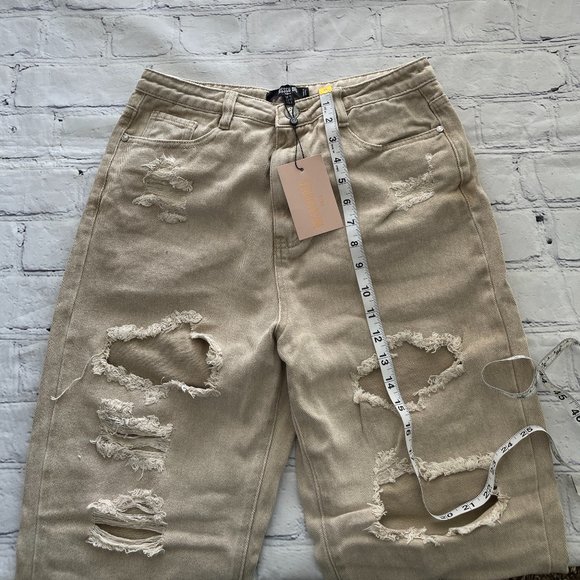 Missguided Riot Rise Ripped Mom Jeans - Picture 6 of 12